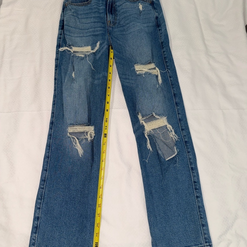 Hollister Ultra High Rise Vintage Straight Jeans W26 L27 Distressed Ripped Denim - Picture 5 of 6